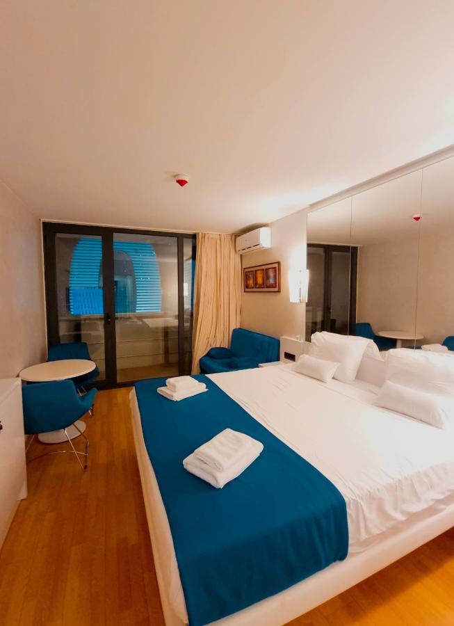 Orbi City Aparthotel Sea View Batumi Exteriör bild